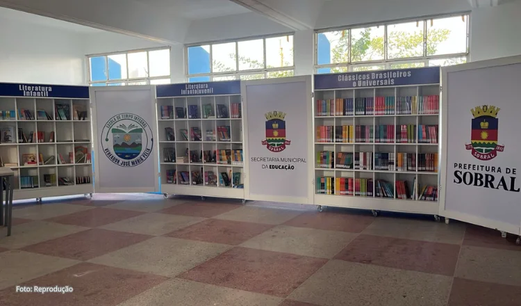 Sala da biblioteca digital do projeto Tecnoleitura na Escola de Tempo Integral Vereador José Maria Félix, em Jaibaras.