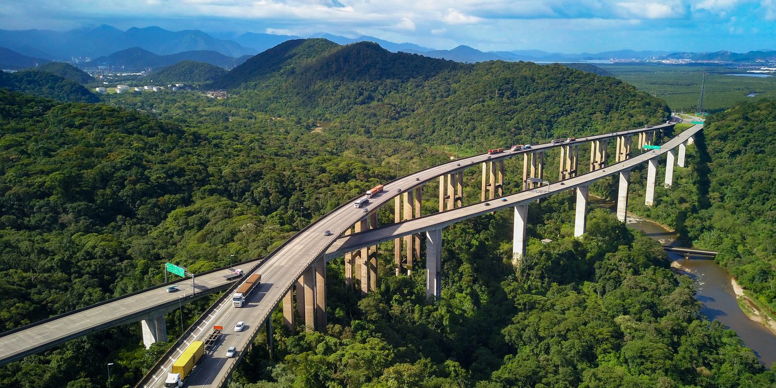 Obras e estruturas de infraestrutura no Brasil