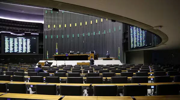 Oportunidade na Câmara dos Deputados com salários de mais de R$ 32 mil