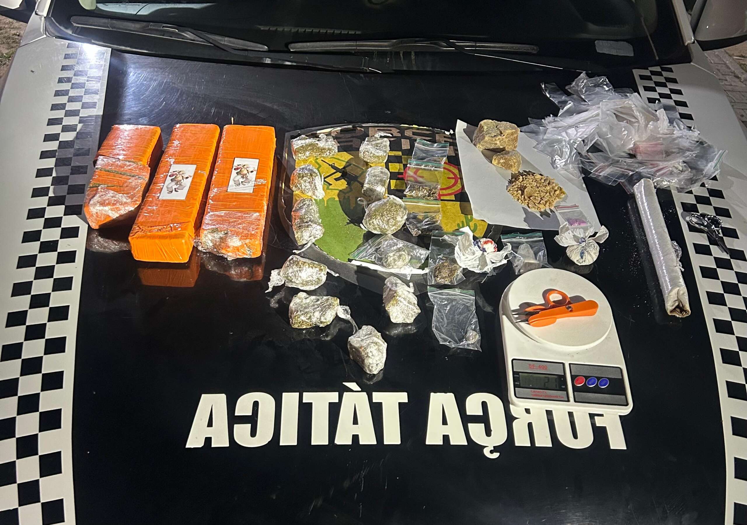PMCE prende homem por tráfico de drogas e apreende mais de 2,5 kg de entorpecentes em Maracanaú