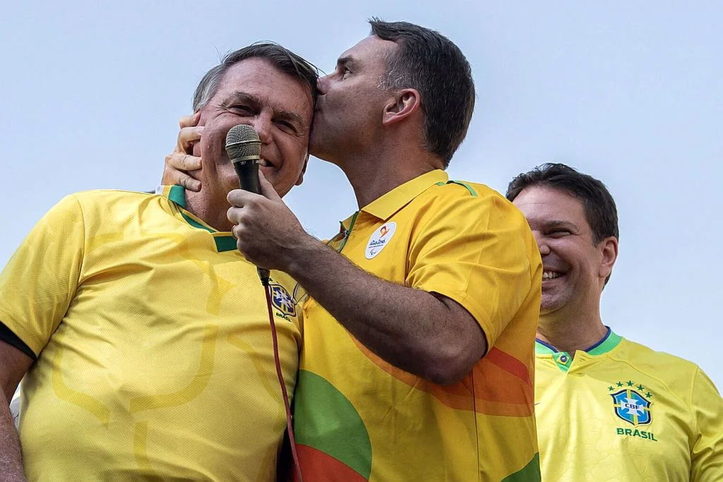 Direita brasileira enfrenta dilema: romper com o bolsonarismo